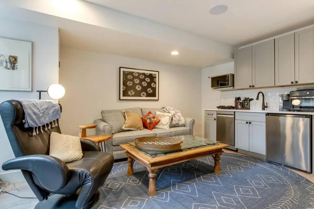 Brand New Two Room Apartment Building On A Park Denver Ngoại thất bức ảnh